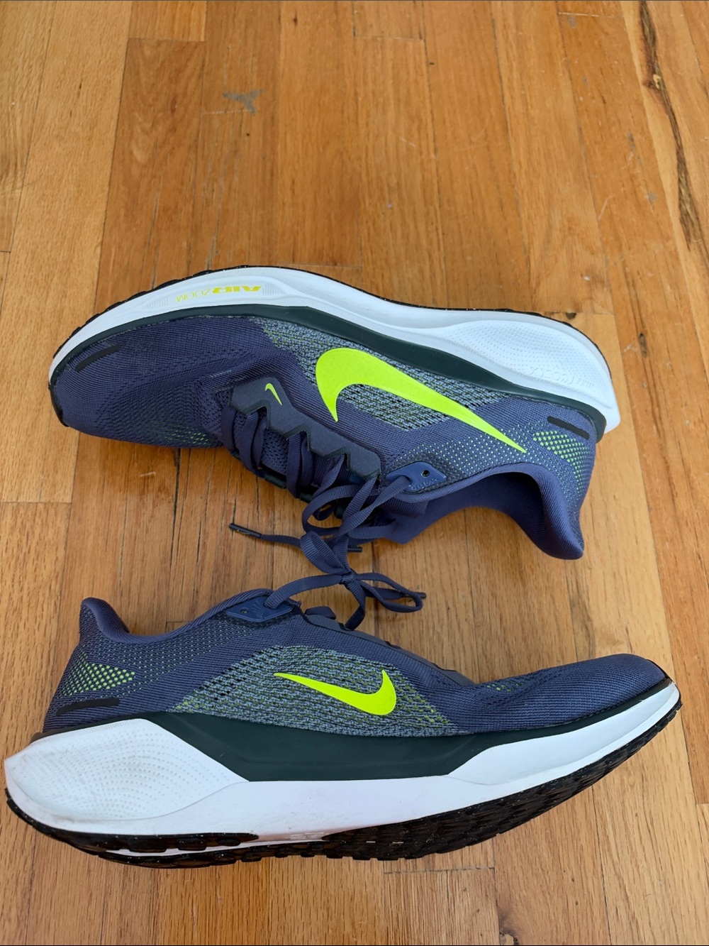 Nike Men’s Pegasus 41 Sneakers in Navy with Volt Swoosh sz 10.5